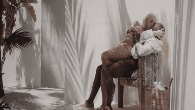 Làm tình cùng em ở phía sau nhà - iditeytn.sbs