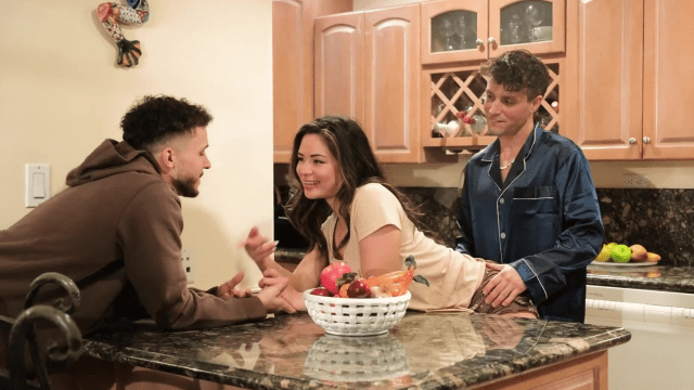 Động cơ thầm kín của đứa em gái cưng - iditeytn.sbs