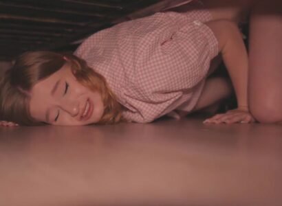 Chịch nát lồn chị kế đang mắc kệt dưới gầm giường - iditeytn.sbs